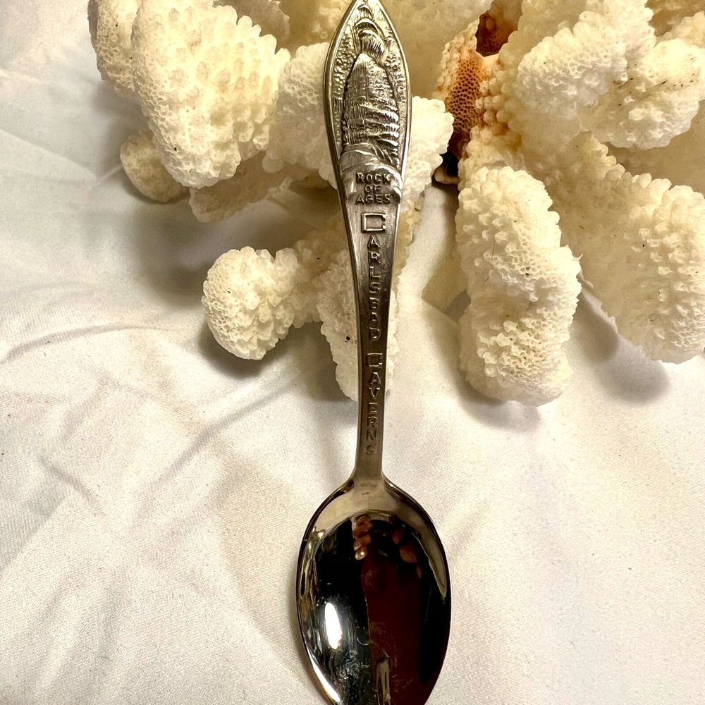 Vintage Lot of 7 Assorted Collectible Souvenir Spoons Set. - Picture 6 of 9